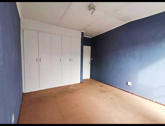 2 BEDROOM TOWNHOUSE FOR SALE IN MULBARTON